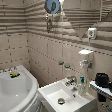 Feherlo Vendeghaz & Restaurant بيت ضيافة 4*