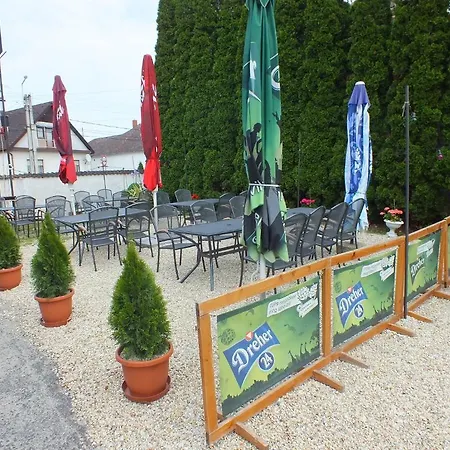 Feherlo Vendeghaz & Restaurant