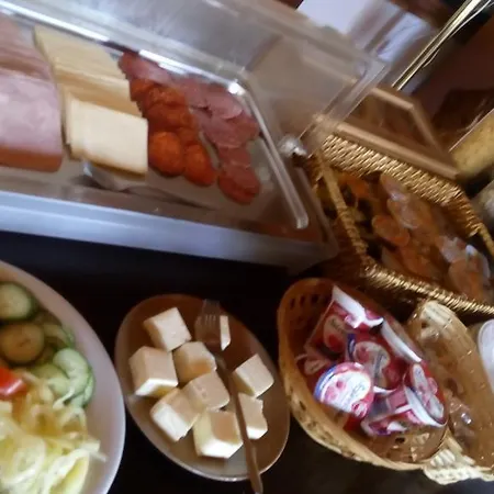 Feherlo Vendeghaz & Restaurant بيت ضيافة Bük