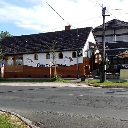 Penzion Feherlo Vendeghaz & Restaurant