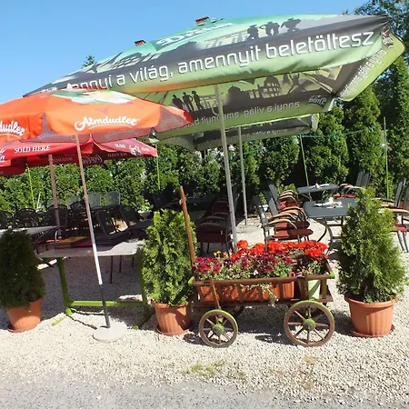 Feherlo Vendeghaz & Restaurant Pensjonat *