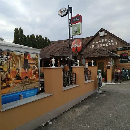 Feherlo Vendeghaz & Restaurant