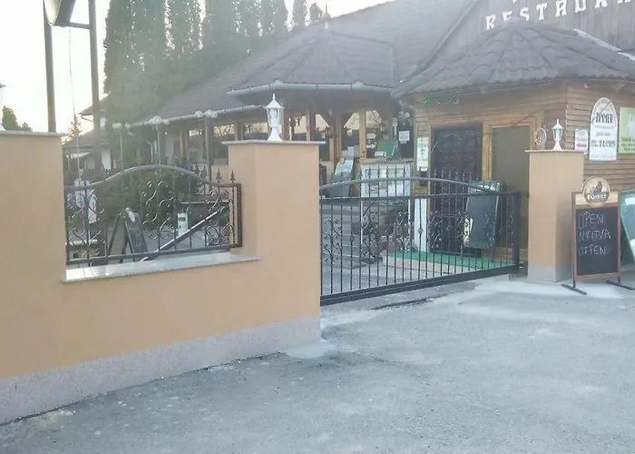 Fehérló Vendégház&restaurant Maison d'hôtes Bük
